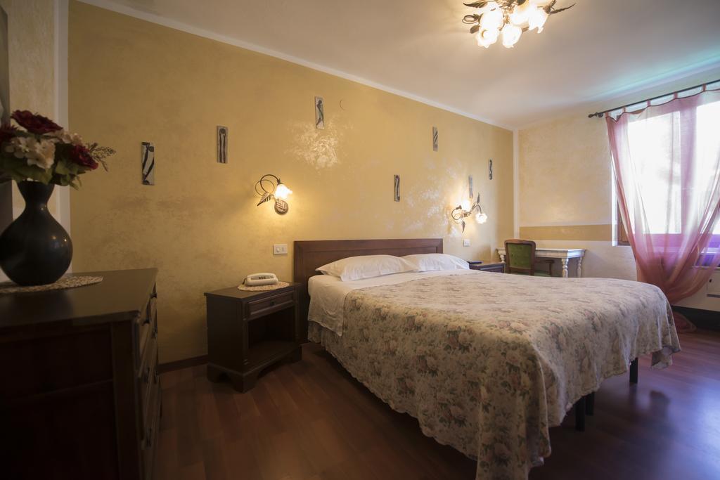 Cuccaro Club Villa Rocchetta di Vara Exterior foto